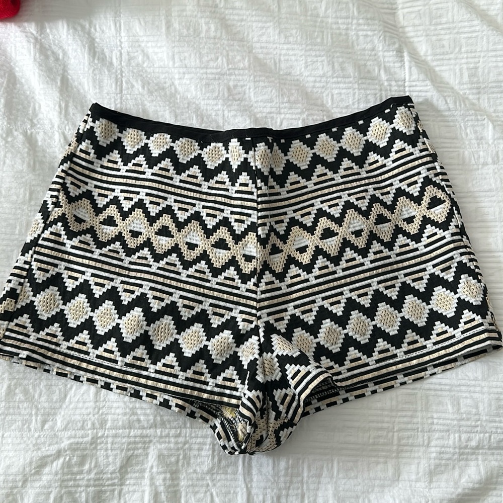 High waisted Aztec print shorts